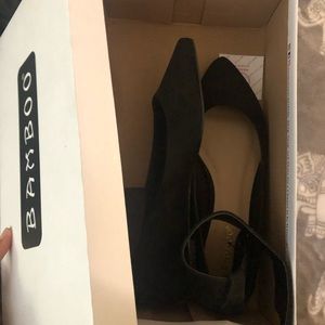 Bamboo Black flats with ankle accent